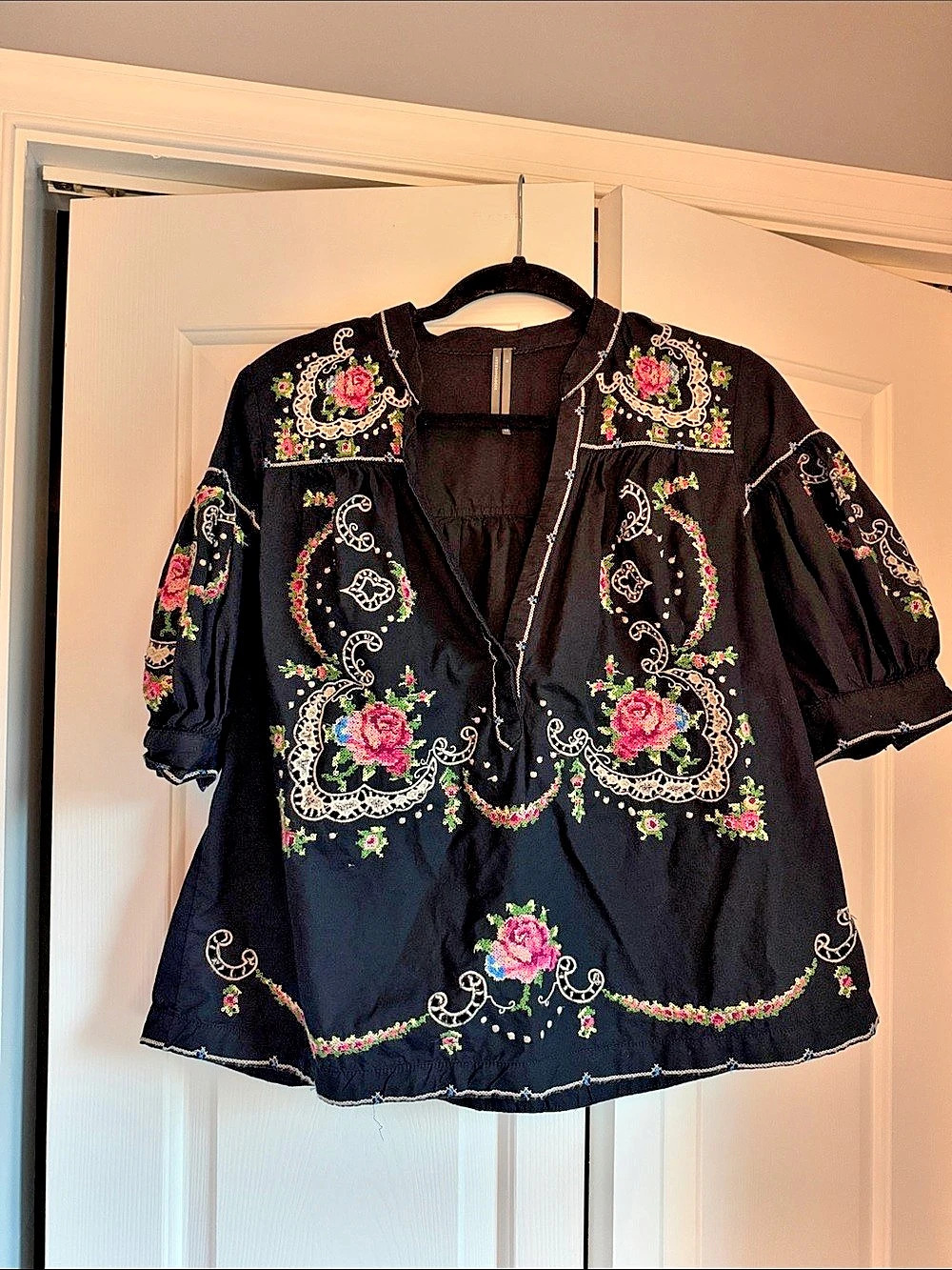Anthropologie Embroidered Floral Darcy Swing Top in Black medium 100% Cotton